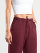 Ref: 069348 Pantalón straight leg, sin prense, tono vino tinto, pretina con ajustador, tejido plano liviano, tiro alto